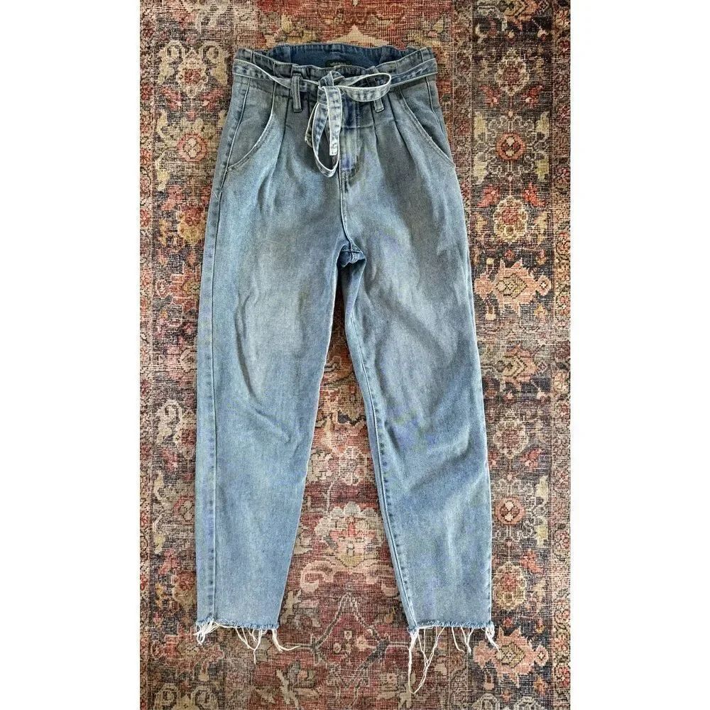 Wild Fable size 2 Mom High Waist Paper Bag Jeans - Light Denim Wash